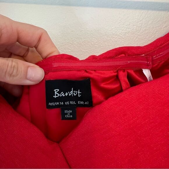Bardot Devlin Twist Mini Dress in Lipstick Red Size 10 / L Off The Shoulder - Picture 5 of 11